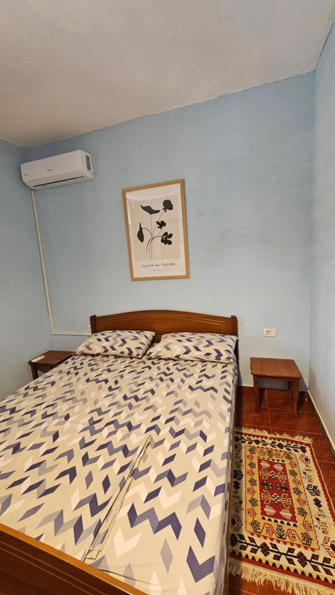 Traveler Hostel Shkoder Exterior photo